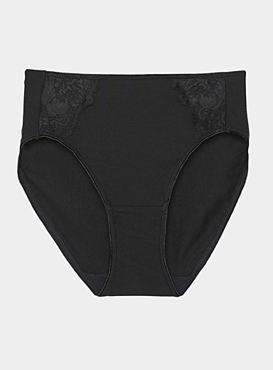 La classique &eacute;chancr&eacute;e taille haute accent dentelle Coton