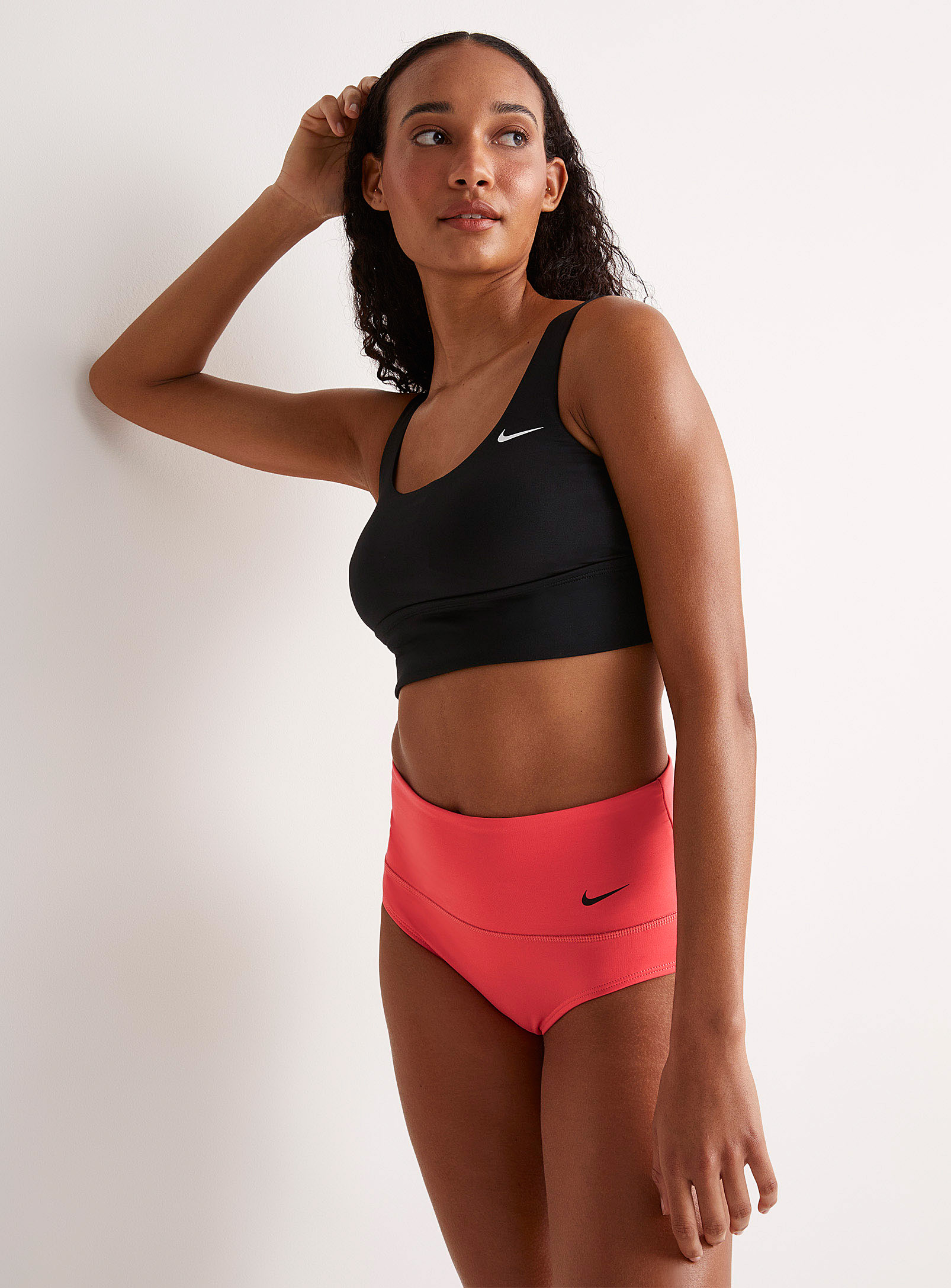 Nike - Women's Scoop back black bralette