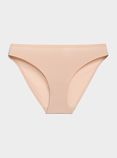 Le bikini coup&eacute; laser ultral&eacute;ger