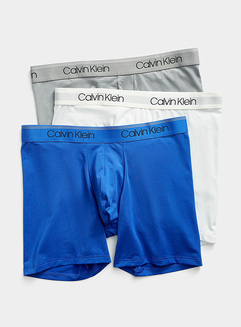 Calvin Klein: Les boxeurs longs Microfiber Stretch Emballage de 3 Blanc à motifs pour homme