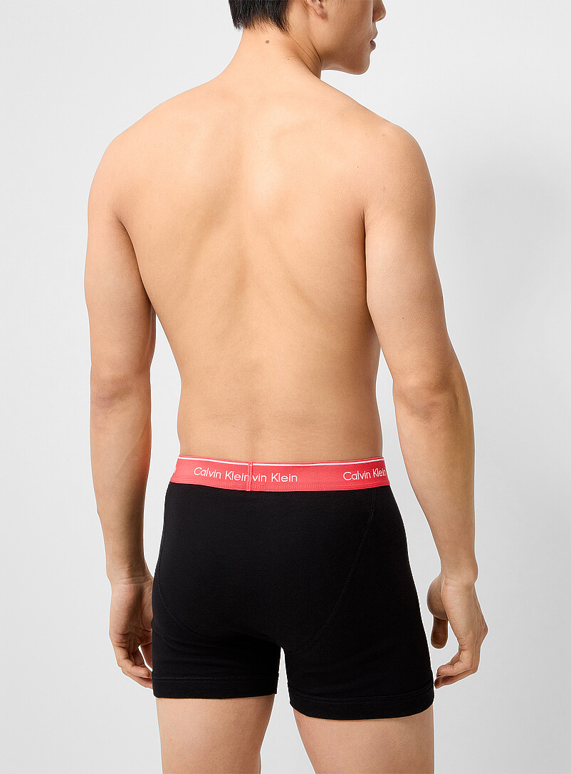 Calvin Klein: Les boxeurs longs tout confort extensibles 4 po Coton Emballage de 3 Noir &agrave; motifs pour homme