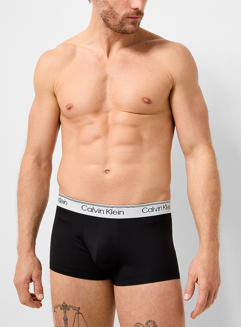 Calvin Klein: Les boxeurs courts extensibles taille basse 3 po Polyester recycl&eacute; Emballage de 3 Noir &agrave; motifs pour homme