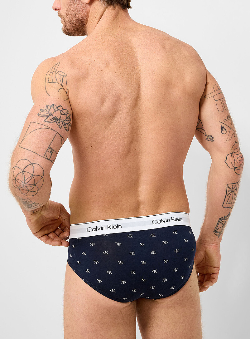 Calvin Klein: Les slips gris/marine/rouge Icon Cotton Stretch Emballage de 3 Rouge &agrave; motifs pour homme
