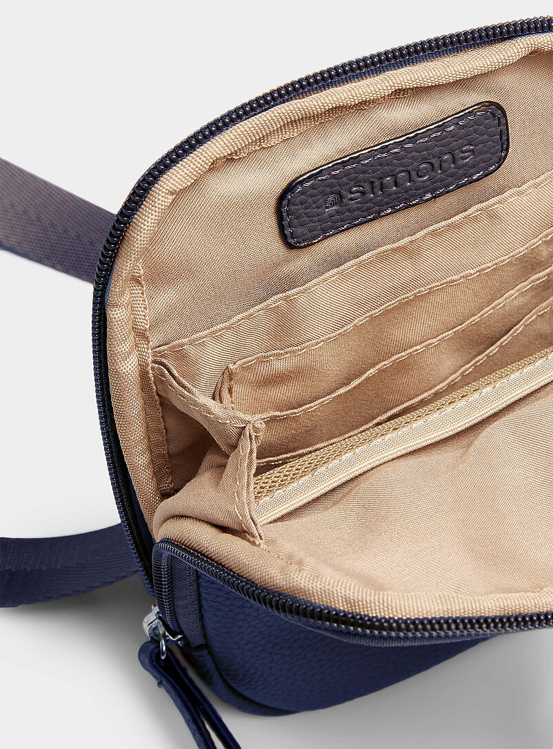 Simons: La pochette pour t&eacute;l&eacute;phone zipp&eacute;e textur&eacute; Noir pour femme