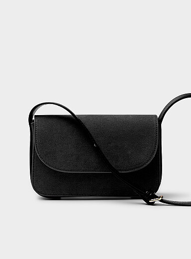 Le sac bandouli&egrave;re &eacute;pur&eacute;