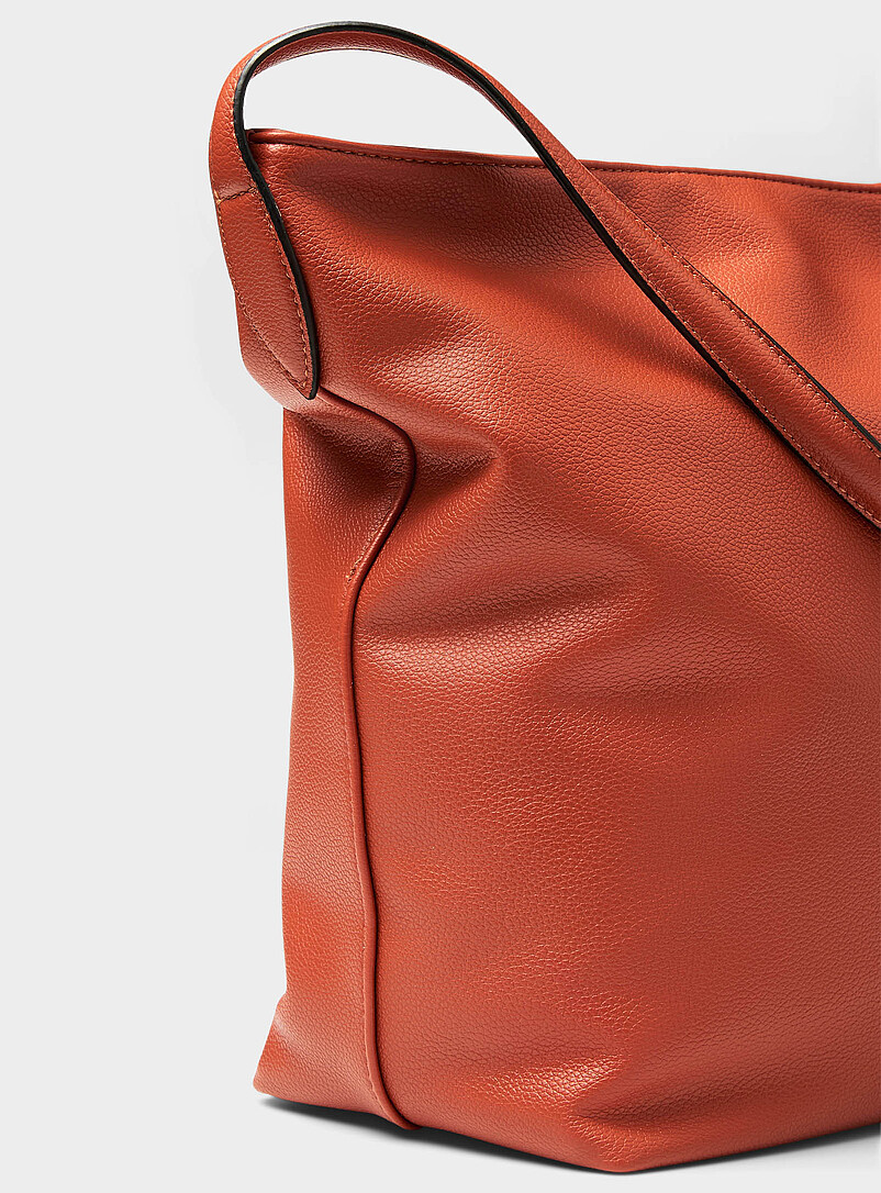 Simons: Le sac besace grenu souple Chocolat - Espresso pour femme