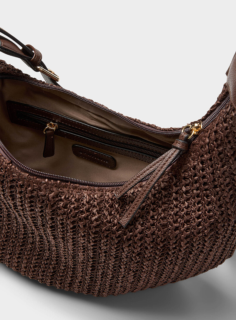 Simons: Le sac besace arrondi paille tress&eacute;e Chocolat - Espresso pour femme
