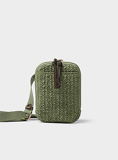 La pochette pour t&eacute;l&eacute;phone paille tress&eacute;e