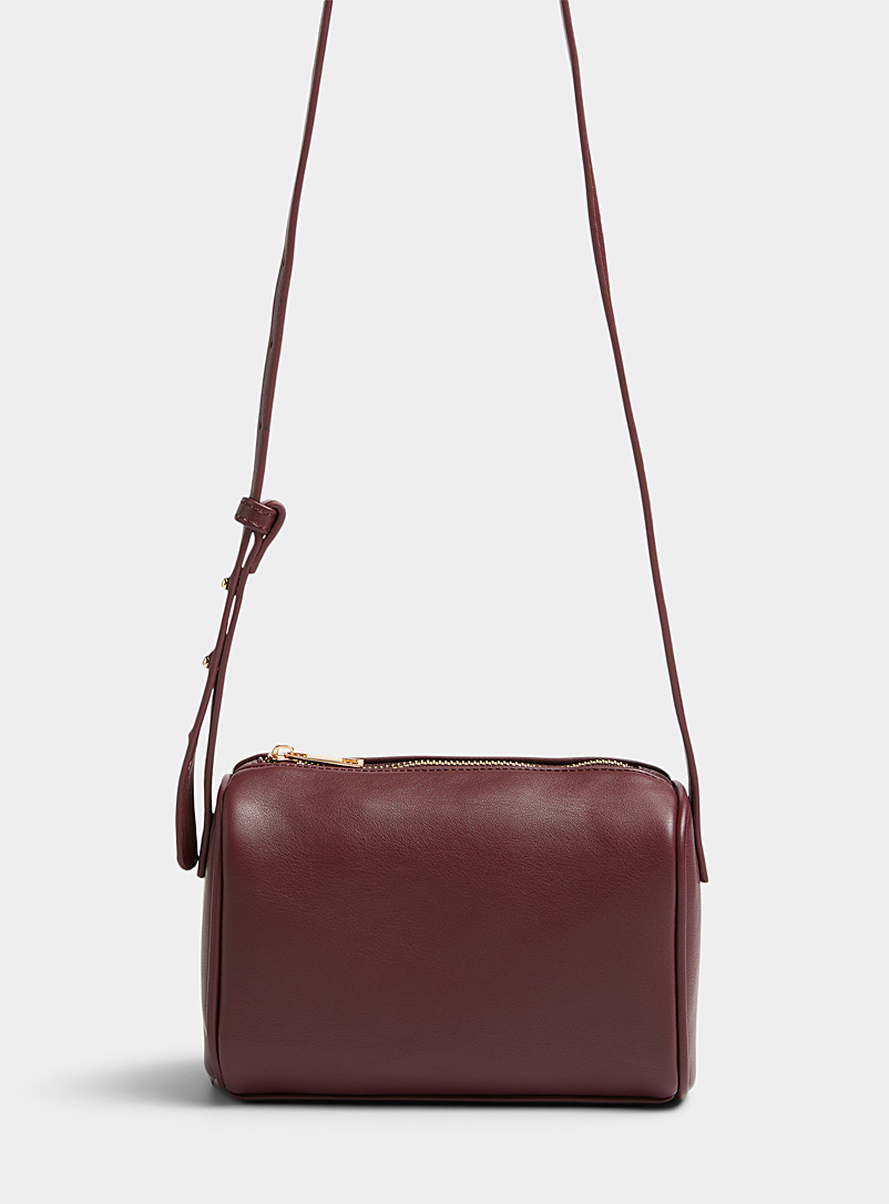 Simons: Le petit sac baril minimaliste Rouge foncé-vin-rubis pour femme