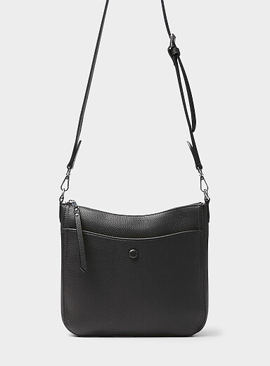 Le sac bandouli&egrave;re d&eacute;tails m&eacute;talliques
