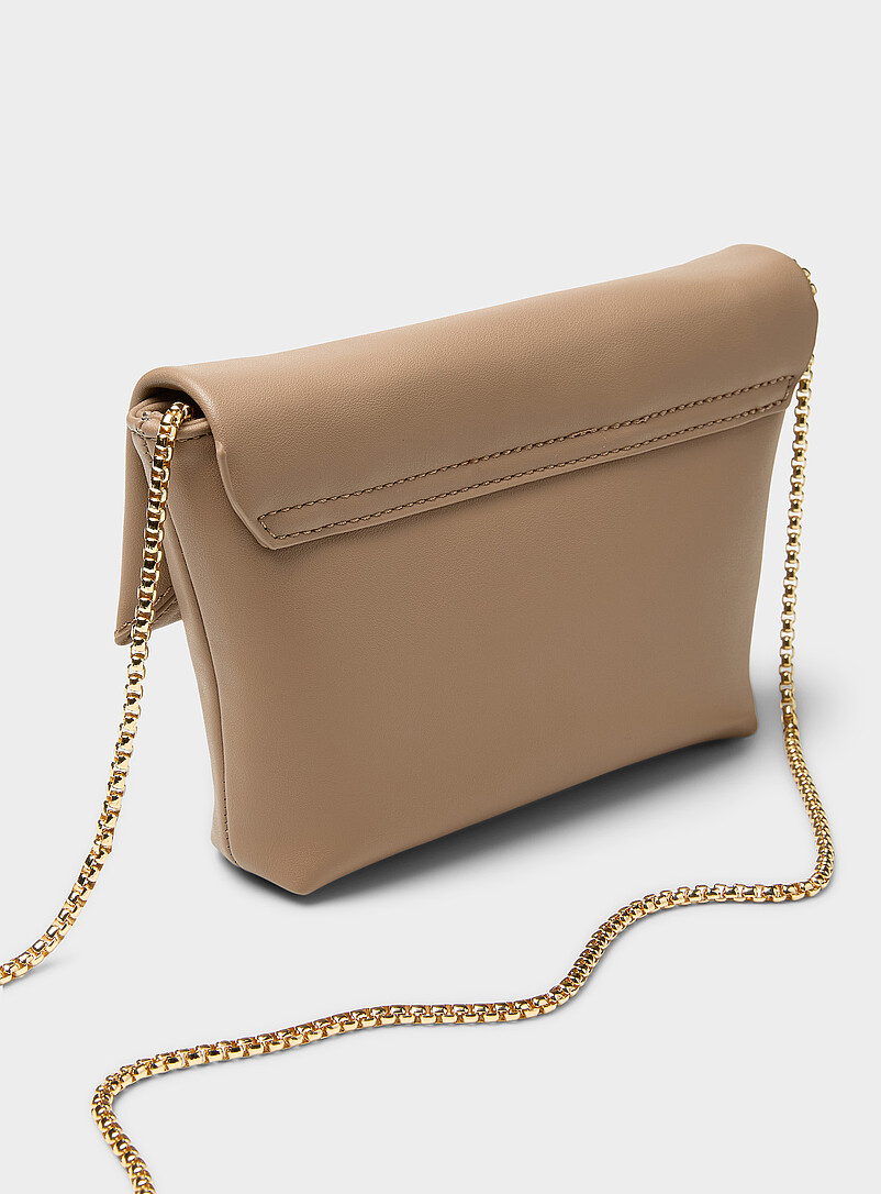 Simons: Le sac de soir&eacute;e enveloppe minimaliste Noir pour femme