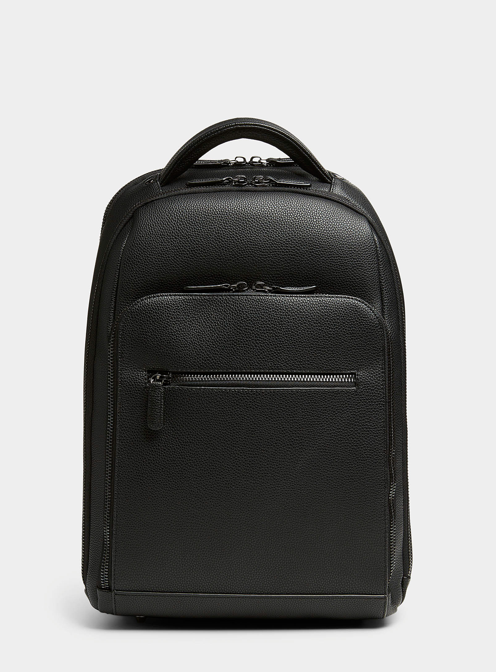 Le 31 Pebbled Leather Backpack In Black