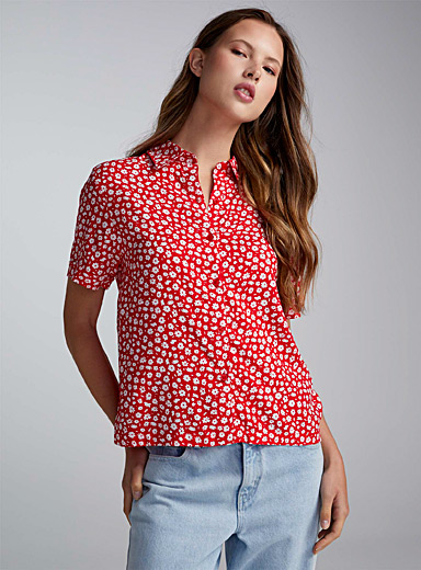 Twik: La chemise carrée à fleurs Rouge à motifs pour femme