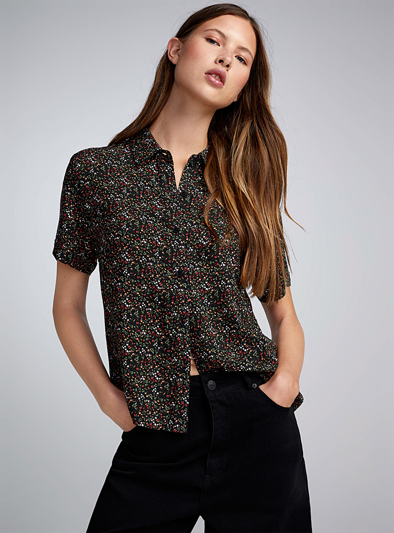 Twik: La chemise carrée à fleurs Noir à motifs pour femme