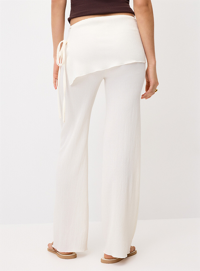 Twik: Le pantalon portefeuille effet froiss&eacute; Blanc cass&eacute; pour femme
