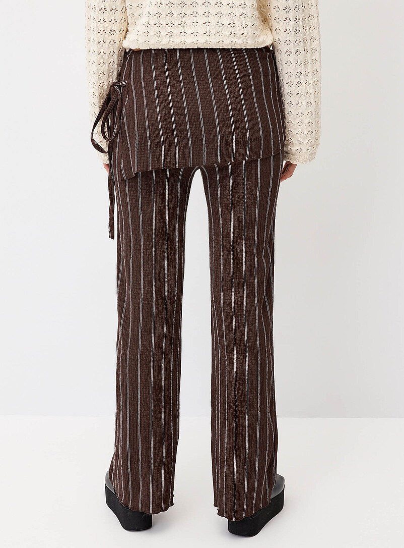 Twik: Le pantalon portefeuille effet froiss&eacute; Blanc cass&eacute; pour femme