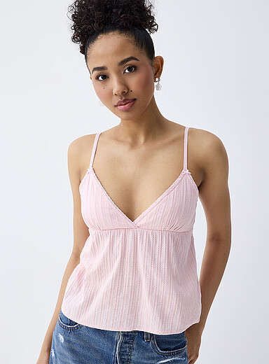 La camisole broderie anglaise et boucles
