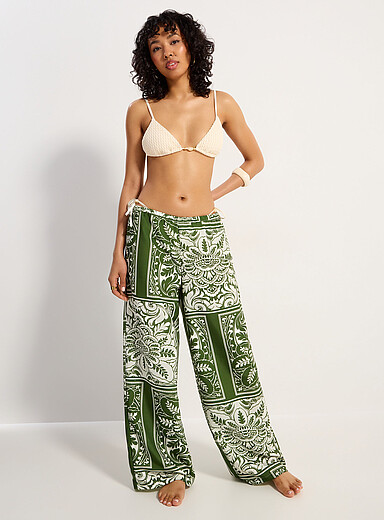 Le pantalon jambe large motifs vill&eacute;giature