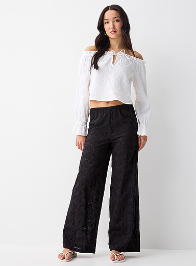 Twik: Le pantalon broderie anglaise Noir pour femme