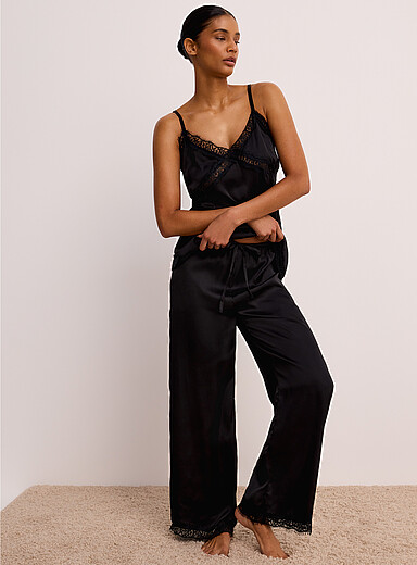 Lace hem satiny pant