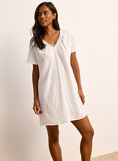 La robe de nuit col V ample gaze de coton