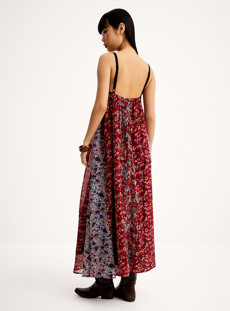 Twik: La robe maxi fleurs et paillettes Rouge assorti pour femme