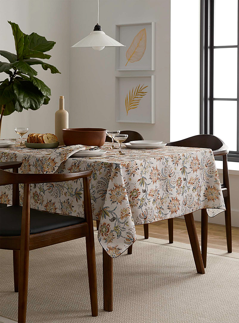 Simons Maison Assorted Sweet blooms tablecloth