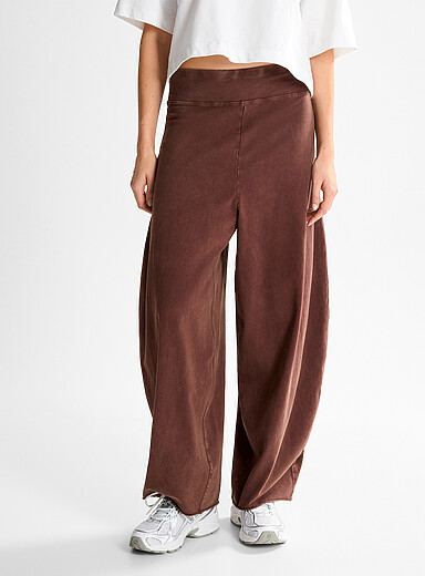 Le pantalon jambe large d&eacute;lav&eacute; Hot Shot <b>Coupe : jambe ballon ample, taille basse</b>