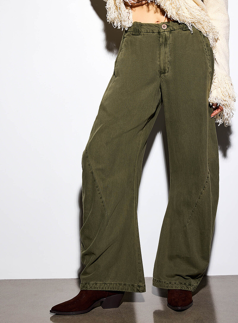 Lightweight faded twill barrel-leg pant product image 2