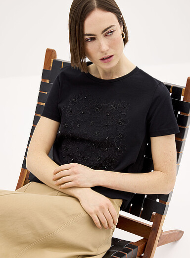 Le t-shirt billes et broderie