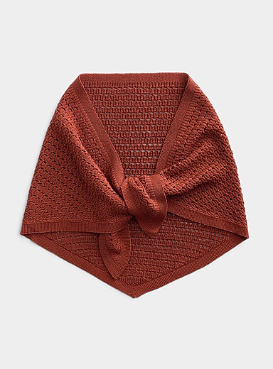 Le foulard triangulaire tricot pointelle