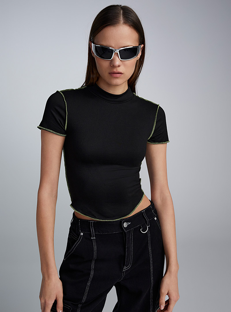 Twik: Le t-shirt col montant coutures colorées Noir pour femme