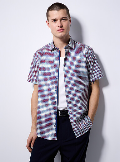 La chemise m&eacute;daillons floraux <b>Coupe r&eacute;guli&egrave;re</b>