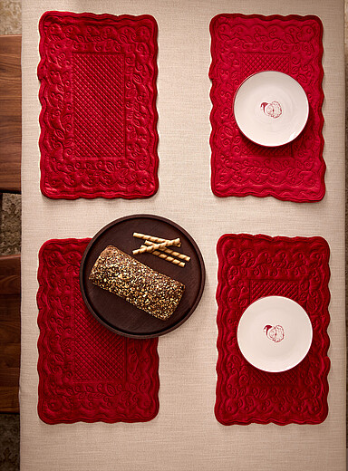 Les napperons brod&eacute;s velours Ensemble de 4 <b>Collection de No&euml;l</b>