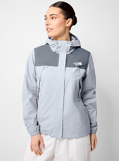 The North Face: L'imperm&eacute;able &agrave; capuche Antora Gris pour femme