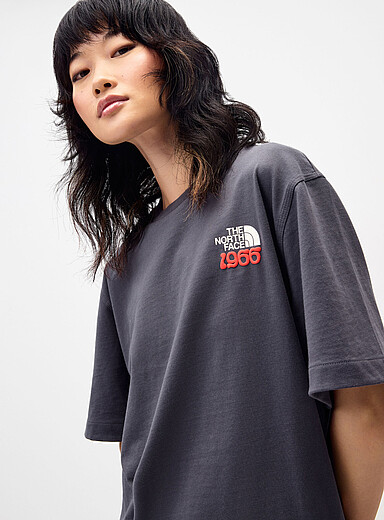 The North Face: Le t-shirt 1966 Gris pour femme