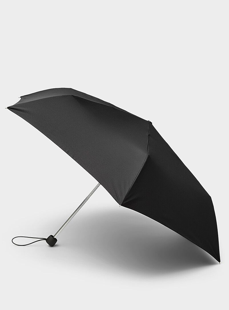 Essential black umbrella product image (primary)