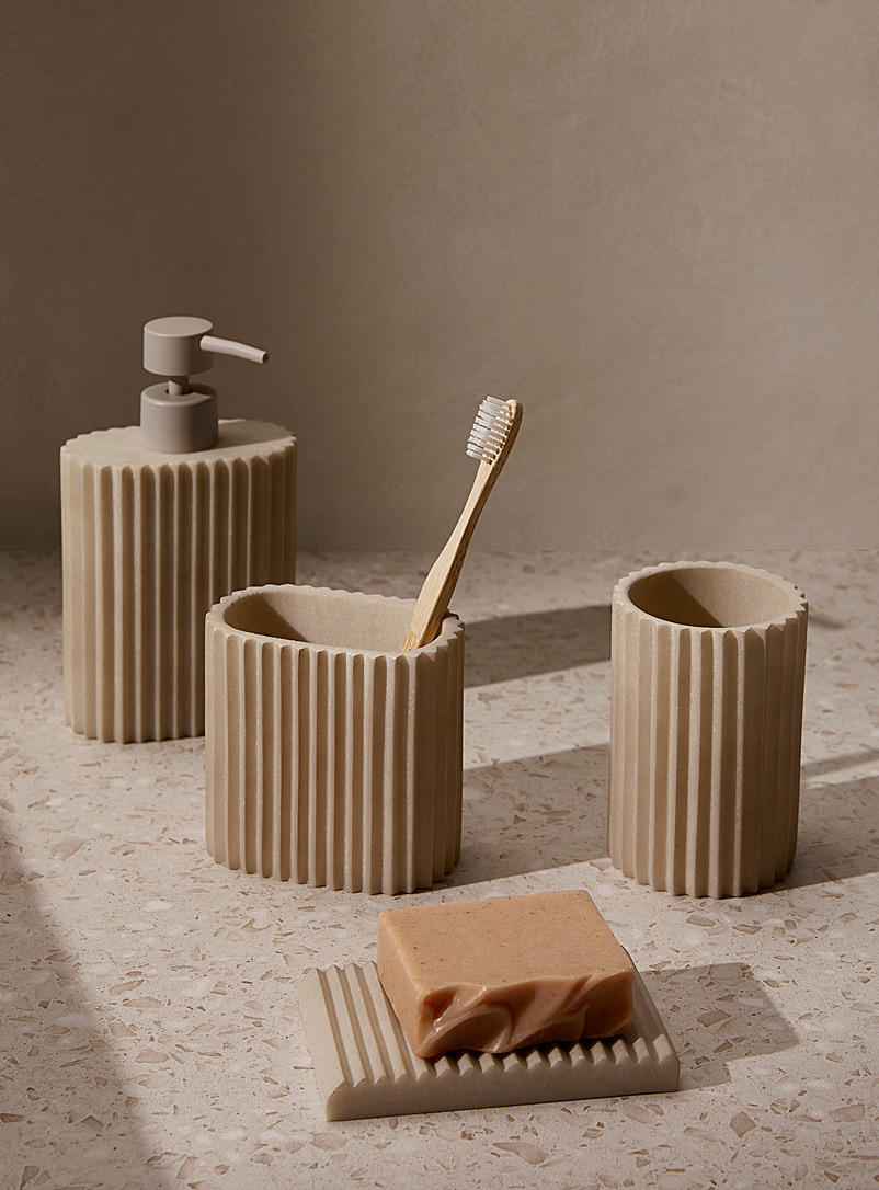 Simons Maison Taupe Grooved resin accessories