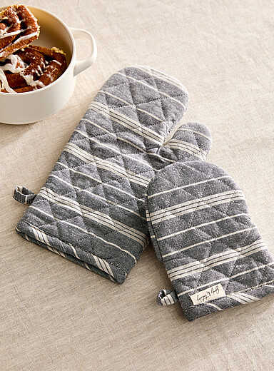 Modern stripes accessories 2-piece set | Simons Maison | Aprons & Oven ...