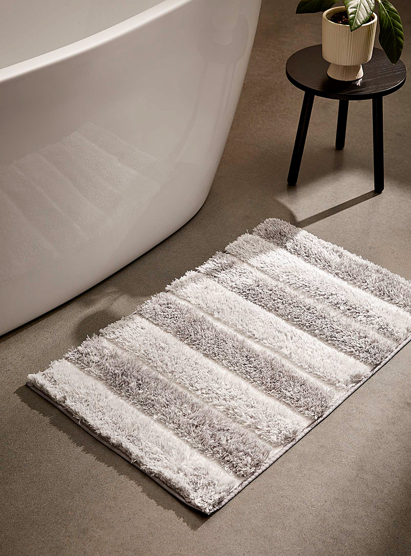 Simons Maison: Le tapis de bain peluche larges bandes 50 x 80 cm Gris à motifs