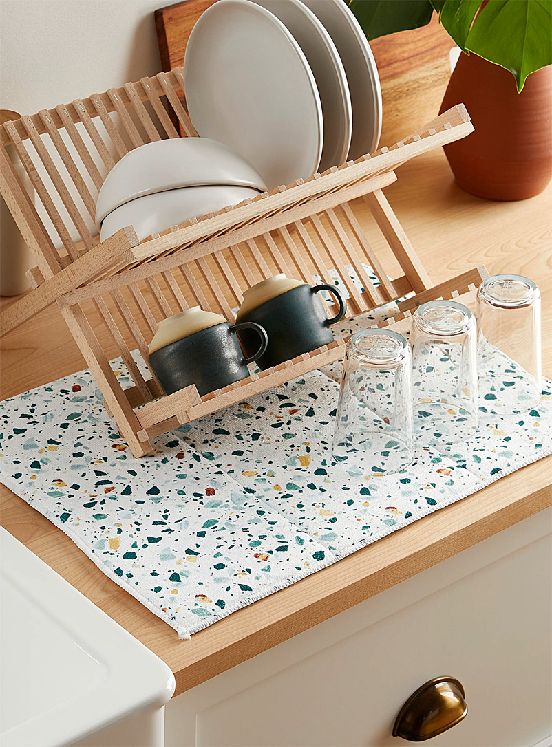 Simons Maison: Le tapis de séchage à vaisselle microfibre imprimé terrazzo Blanc à motifs
