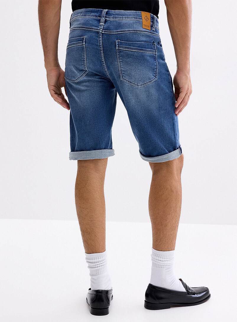 Knit-like underside faded-blue denim Bermudas product image 3