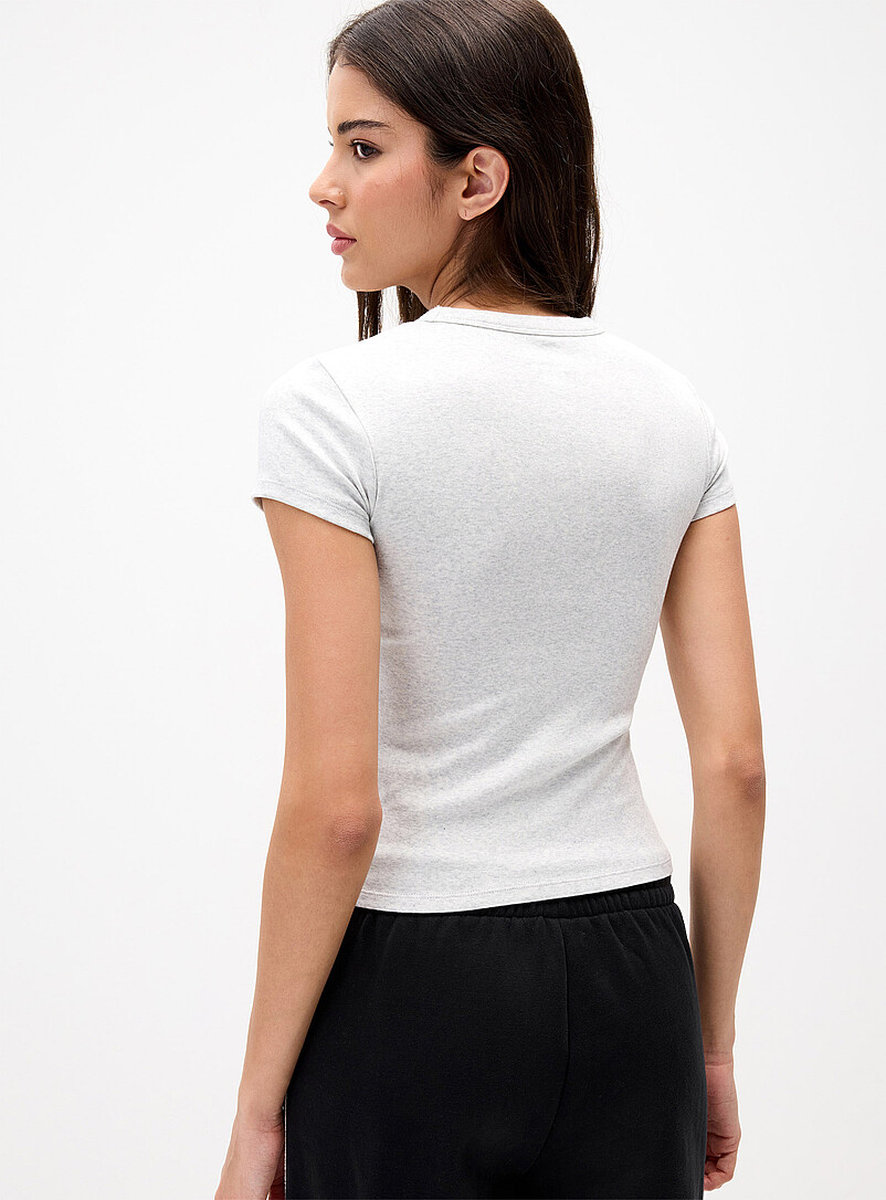 Twik Hibiscus Appliqu&eacute; mini-sleeve crew-neck T-shirt Super slim fit for women