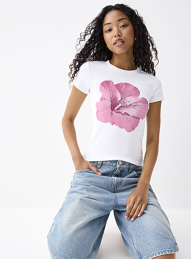 Twik: Le t-shirt col rond minimanches applique Coupe tr&egrave;s ajust&eacute;e Jaune ma&iuml;s - Vanille pour femme