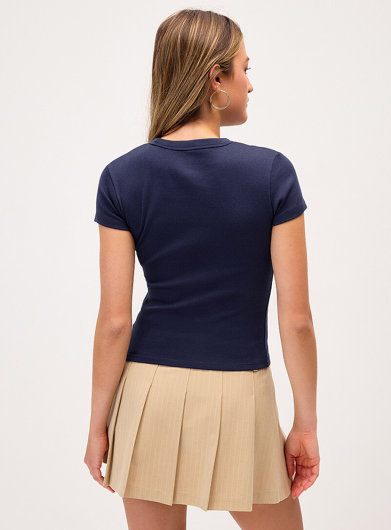Twik: Le t-shirt col rond minimanches applique Coupe tr&egrave;s ajust&eacute;e Gris p&acirc;le  pour femme