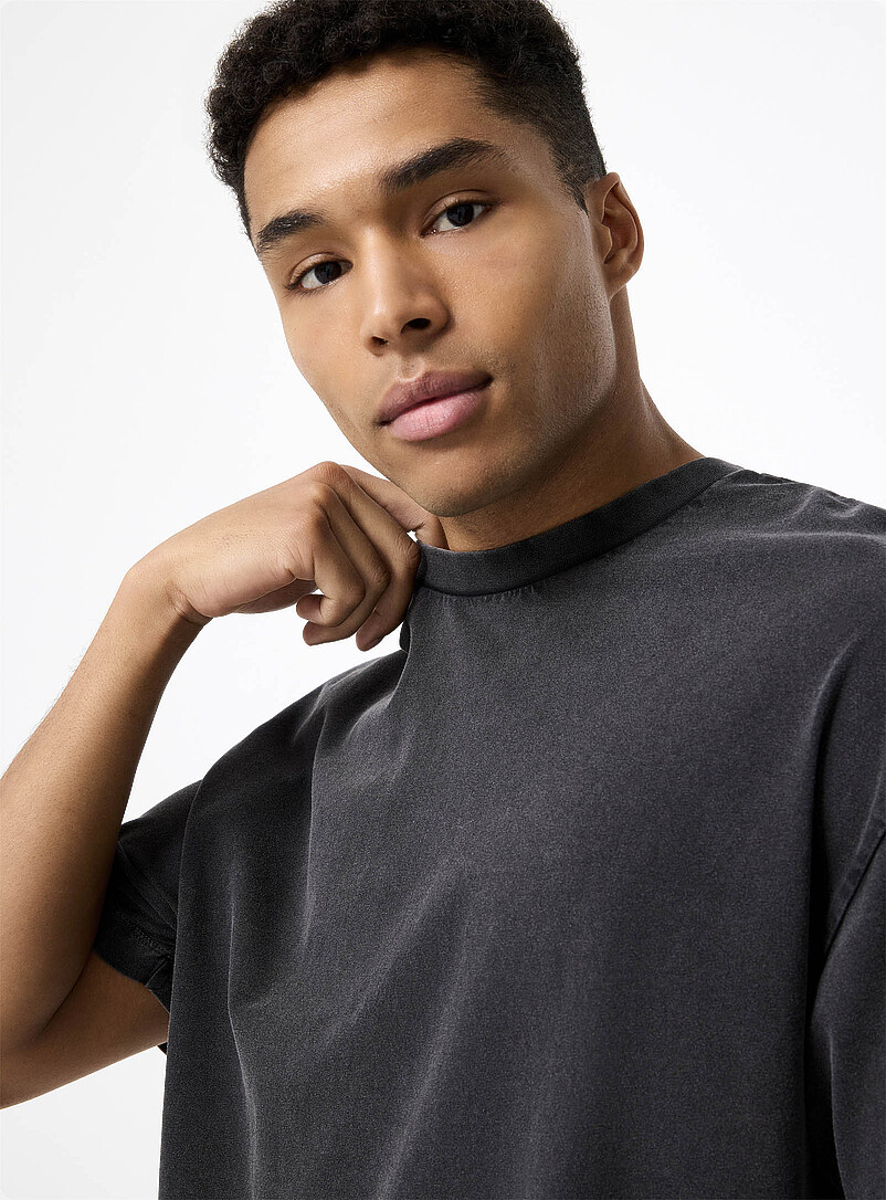 I.FIV5: Le t-shirt coton extensible effet d&eacute;lav&eacute; Noir pour homme