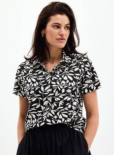 Le polo jersey extensible &agrave; motif