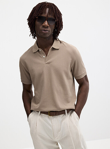 Le polo piqu&eacute; &eacute;pur&eacute; <b>Coupe standard</b>