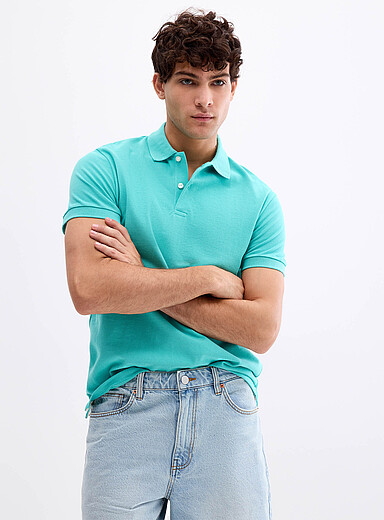 Le polo piqu&eacute; &eacute;pur&eacute; <b>Coupe standard</b>