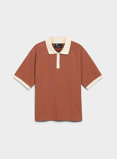 Le polo r&eacute;tro &eacute;court&eacute;